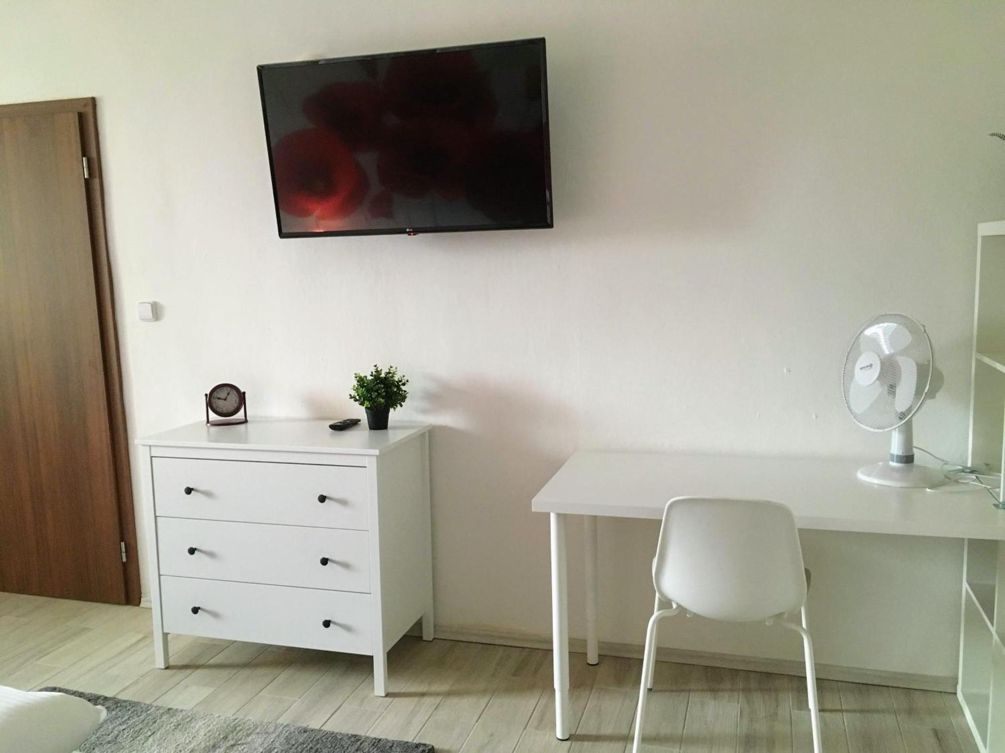 Апартаменты Apartman Na Namesti Opocno Экстерьер фото